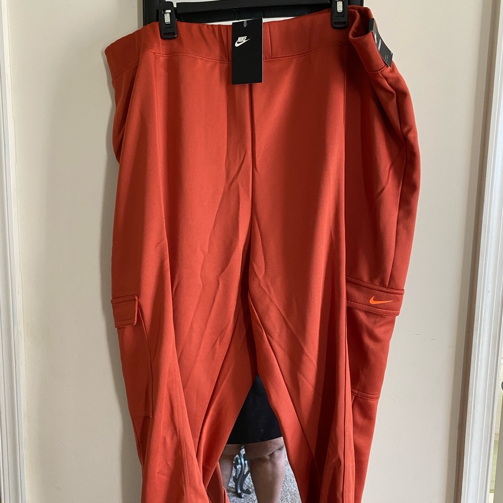 NWT Nike women sweatpants